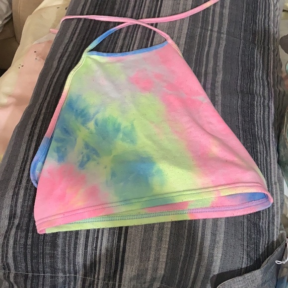 Woman’s crop top - Picture 2 of 2